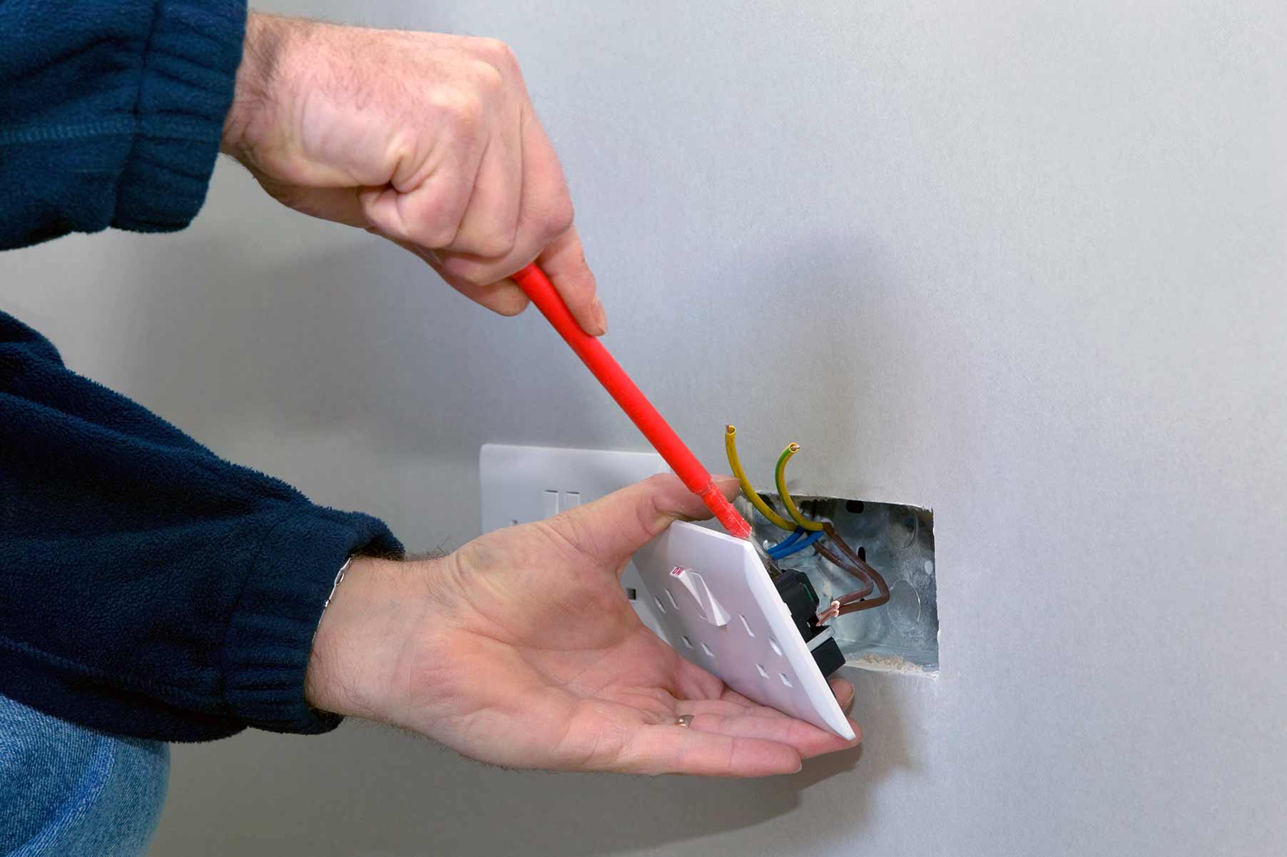 Our electricians can install plug sockets for domestic and commercial proeprties in Chatham and the local area. 